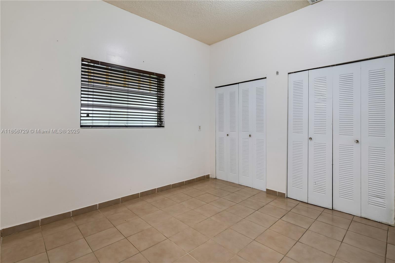   /  4353 sq. ft. $ 2025-08-14 0 Photo