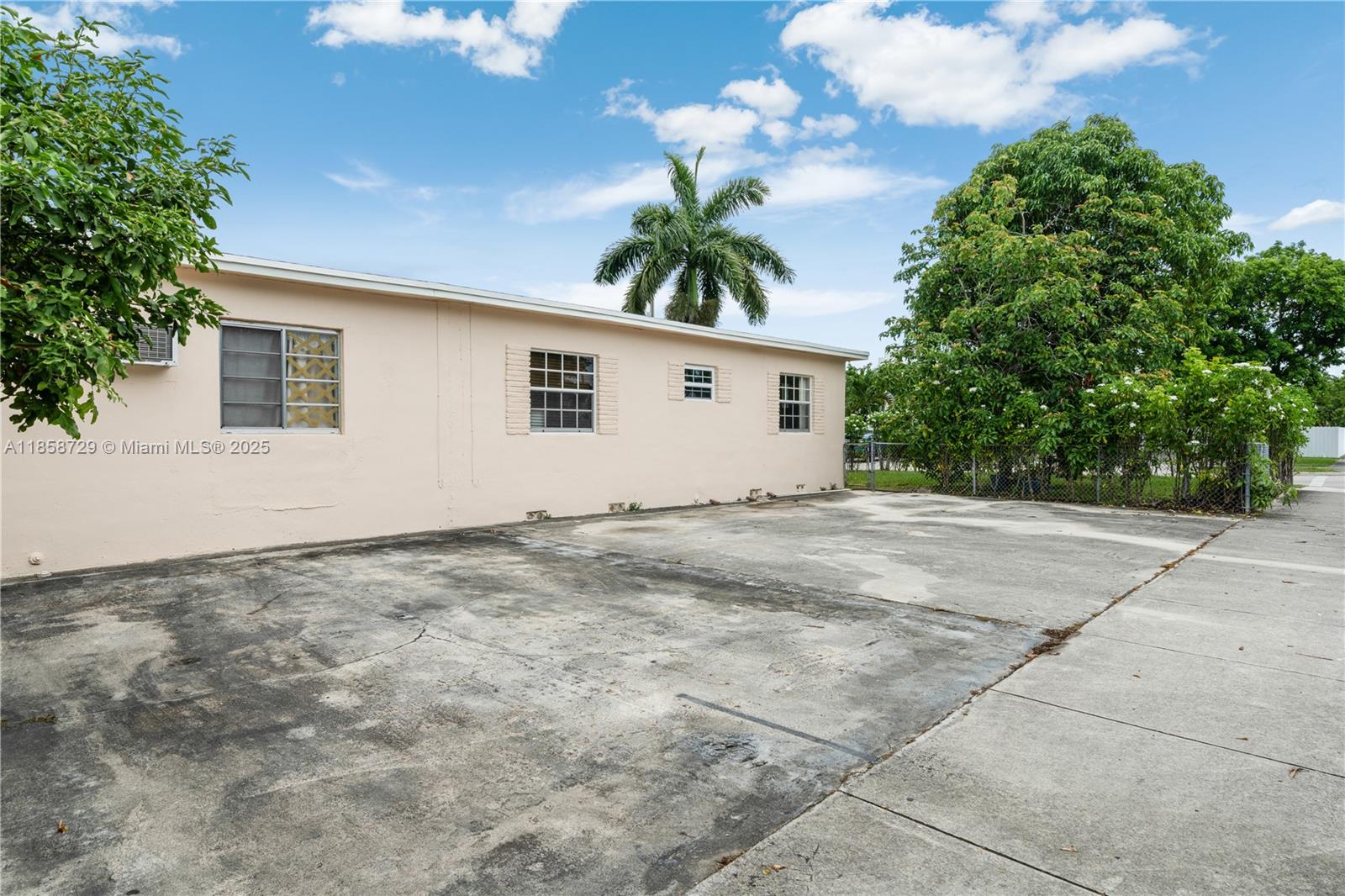   /  4353 sq. ft. $ 2025-08-14 0 Photo