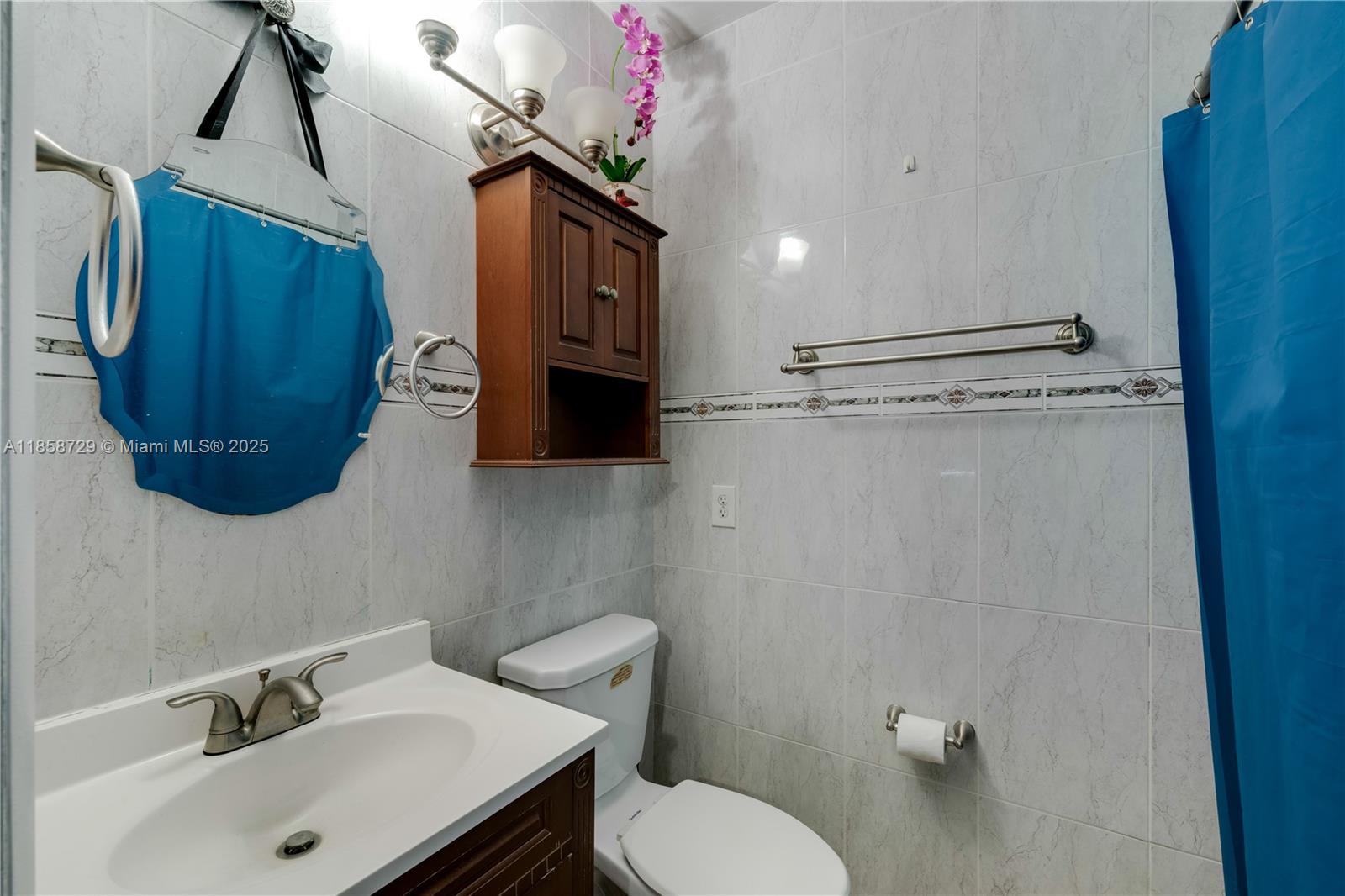   /  4353 sq. ft. $ 2025-08-14 0 Photo
