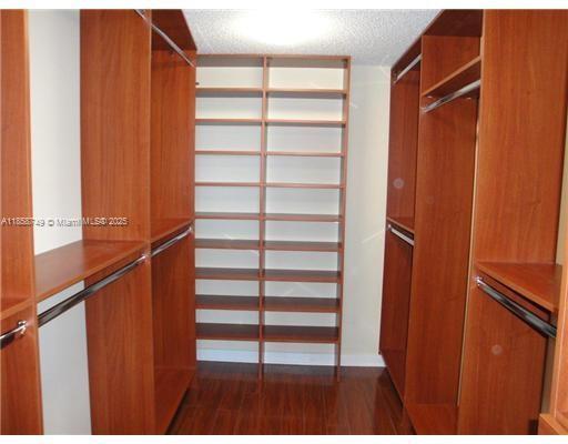 1612 2 / 2 1087 sq. ft. $ 2025-08-14 0 foto
