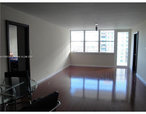 1612 2 / 2 1087 sq. ft. $ 2025-08-14 0 foto