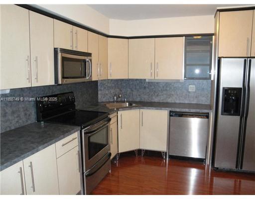 1612 2 / 2 1087 sq. ft. $ 2025-08-14 0 foto