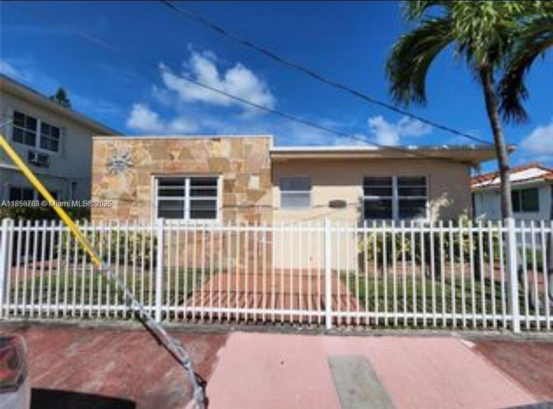   /  3425 sq. ft. $ 2025-08-14 0 Photo
