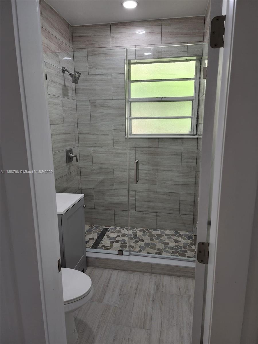 See details / 3425 sq. ft. $ 2025-08-14 0 Photo