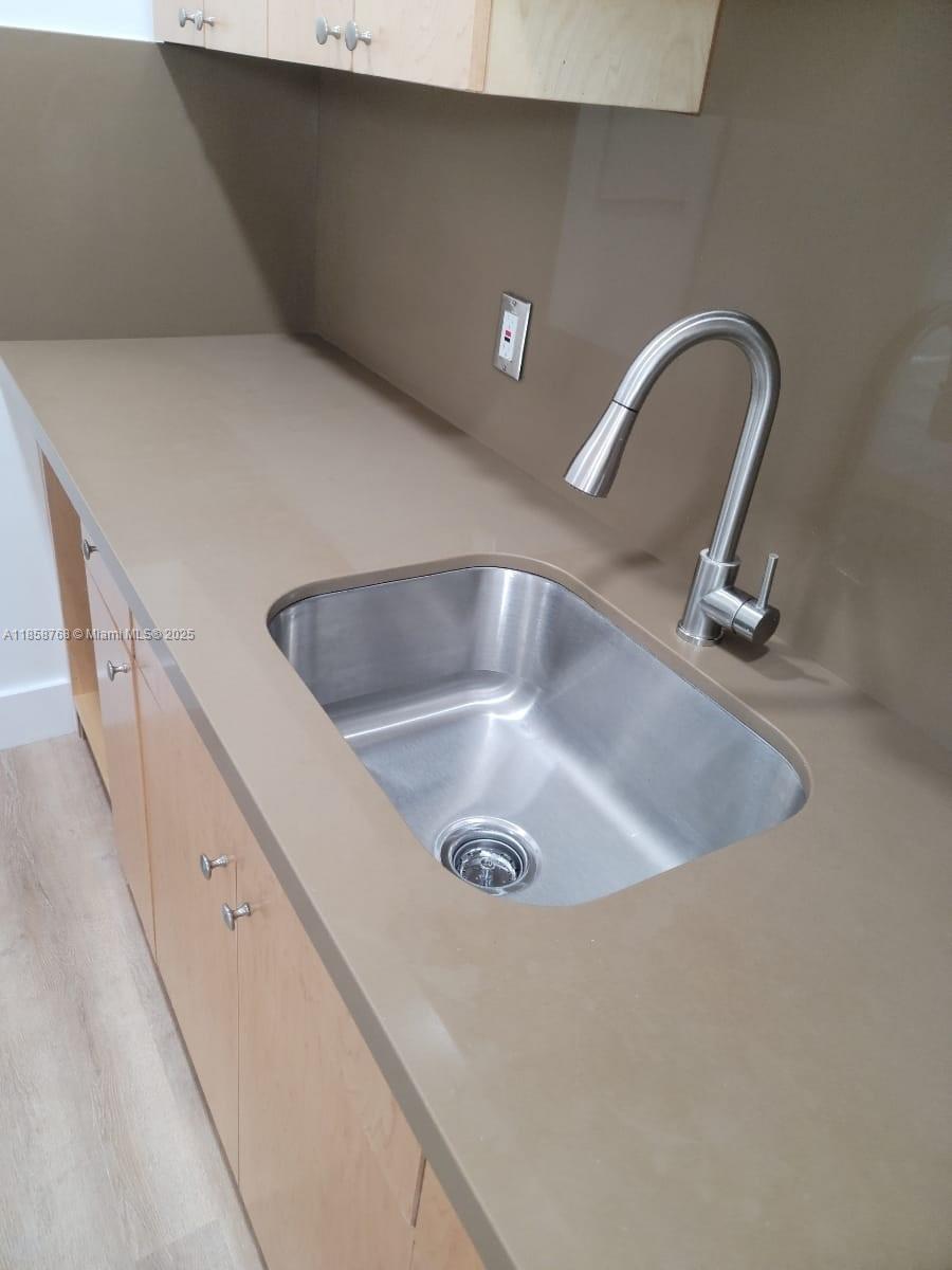 See details / 3425 sq. ft. $ 2025-08-14 0 Photo