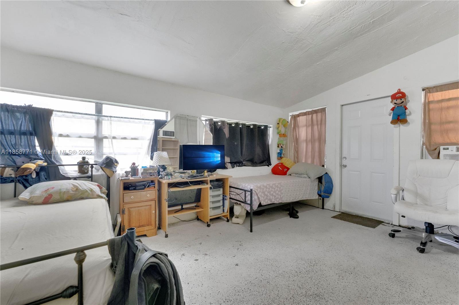 See details / 1752 sq. ft. $ 2025-08-14 0 Photo