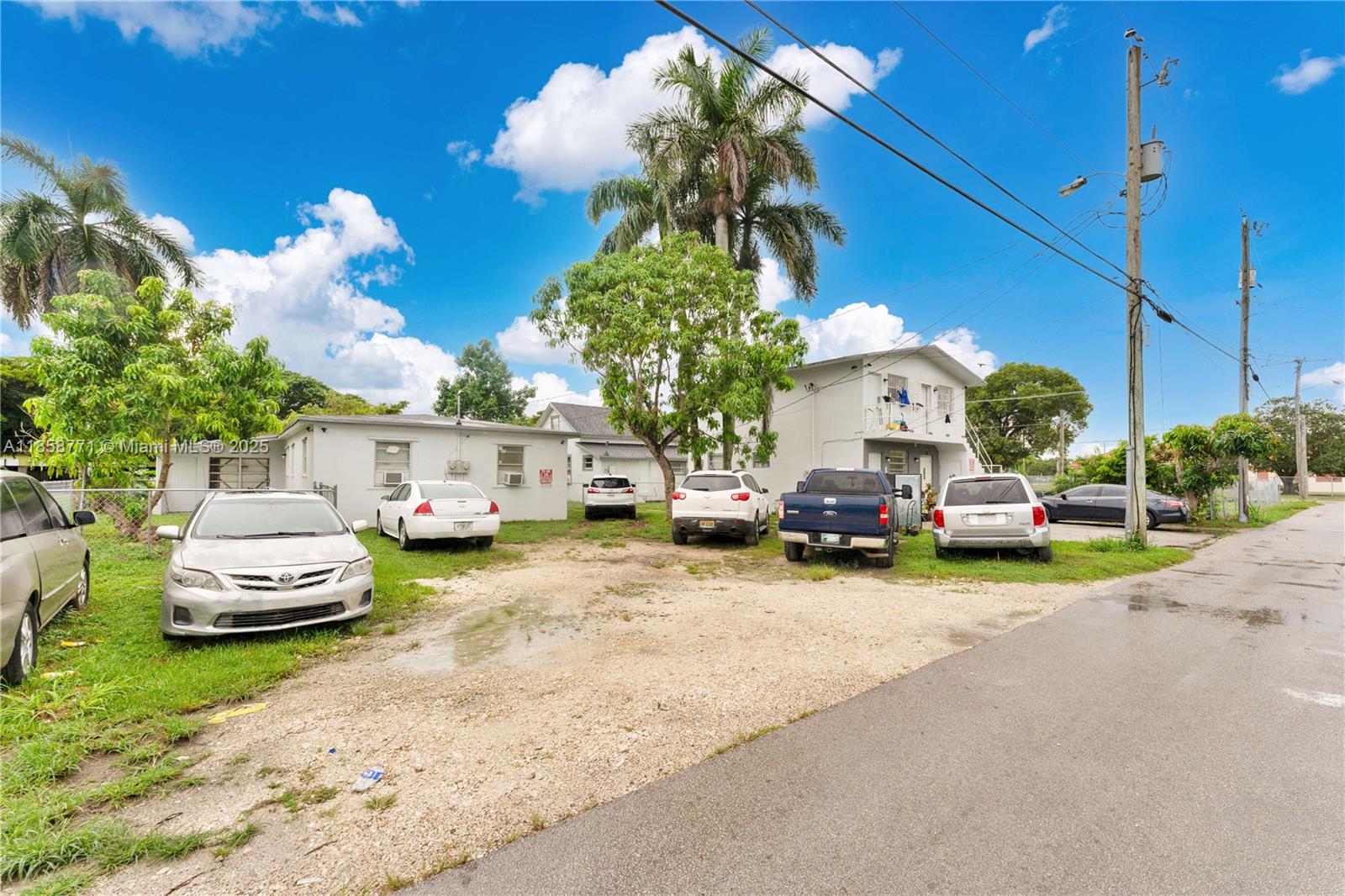 See details / 1752 sq. ft. $ 2025-08-14 0 Photo
