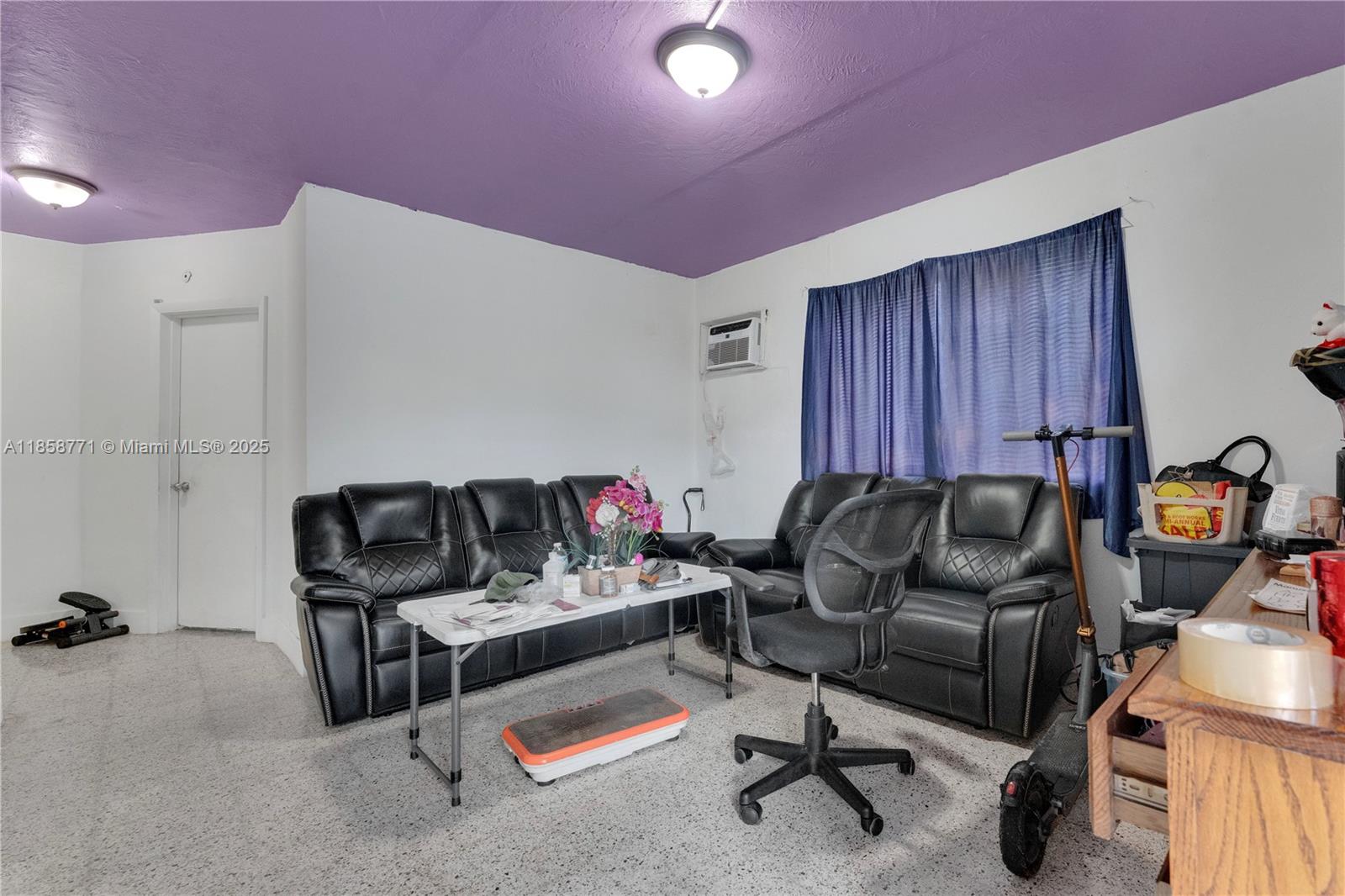 See details / 1752 sq. ft. $ 2025-08-14 0 Photo