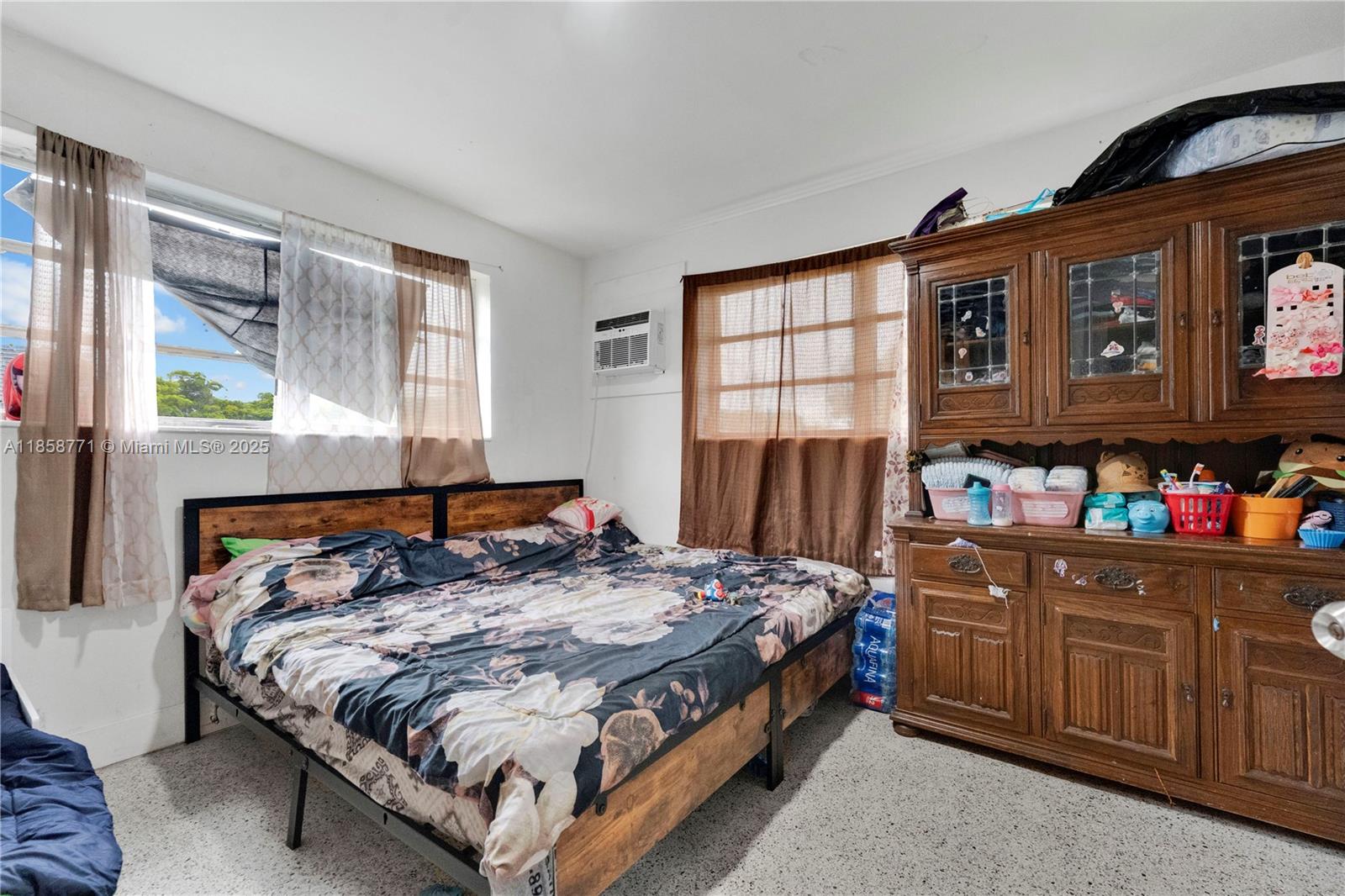 See details / 1752 sq. ft. $ 2025-08-14 0 Photo
