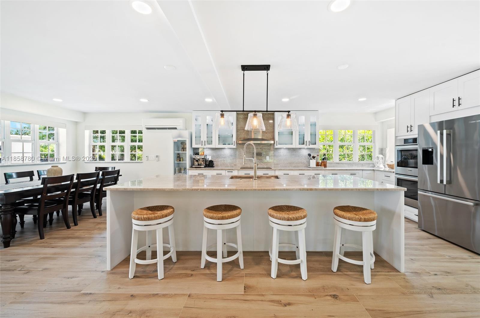   /  3443 sq. ft. $ 2025-08-14 0 Photo