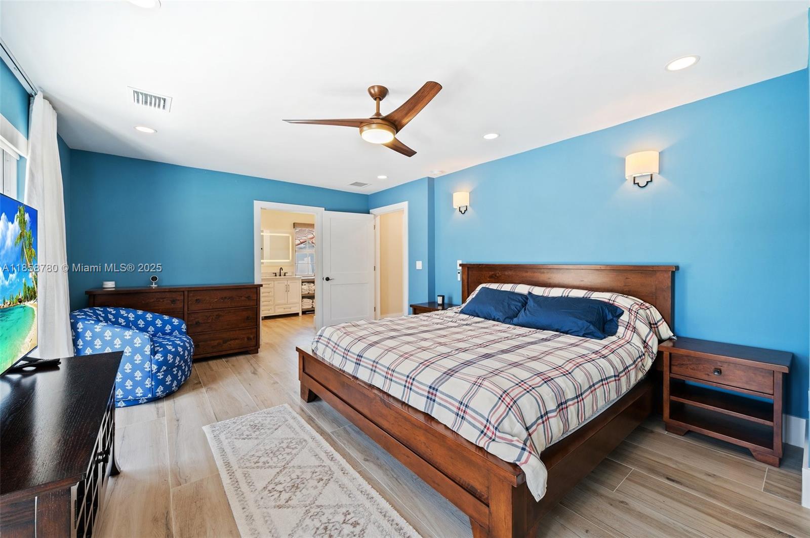   /  3443 sq. ft. $ 2025-08-14 0 Photo