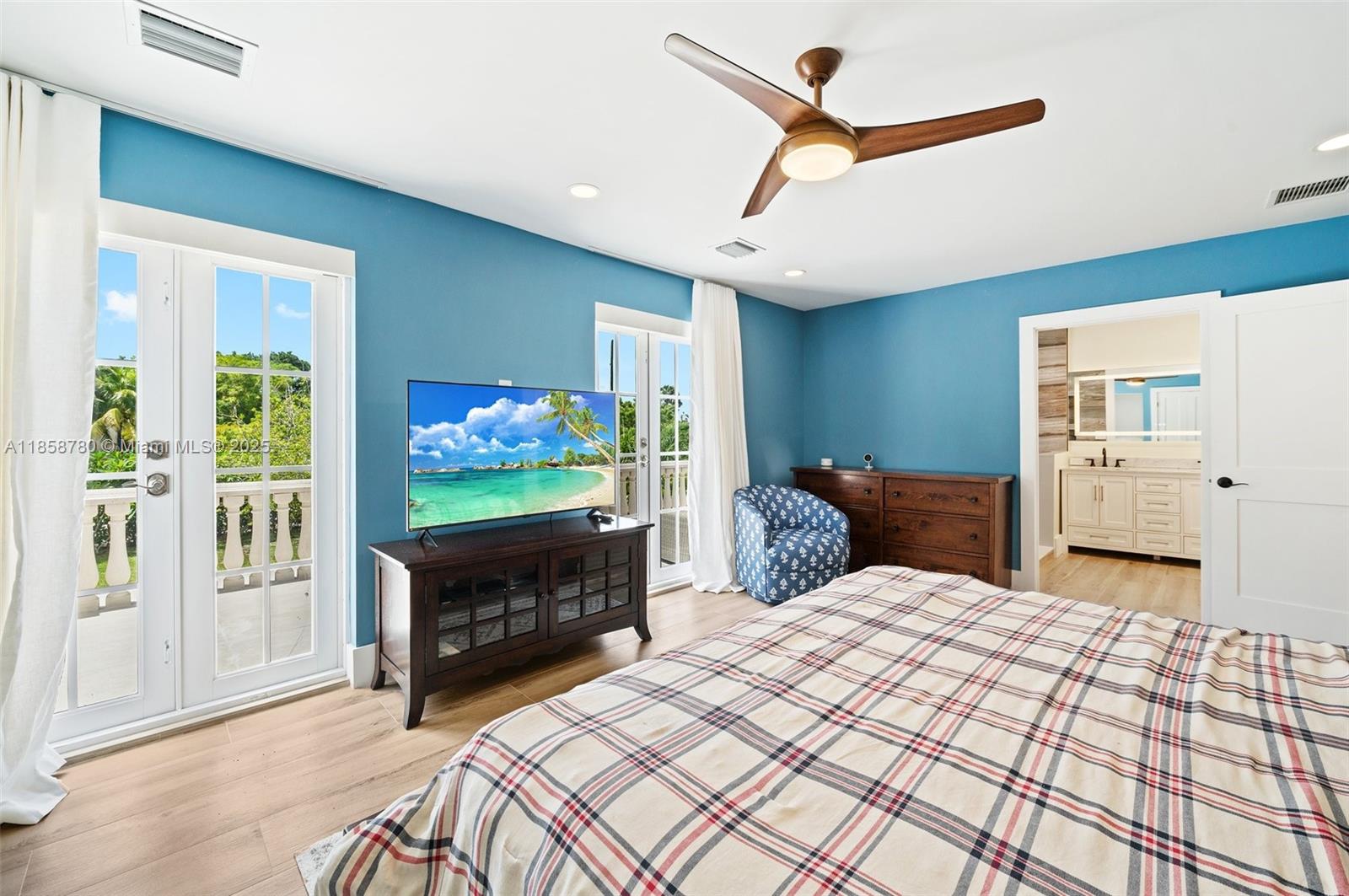   /  3443 sq. ft. $ 2025-08-14 0 Photo