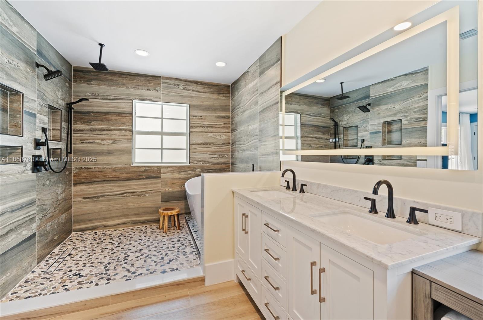   /  3443 sq. ft. $ 2025-08-14 0 Photo