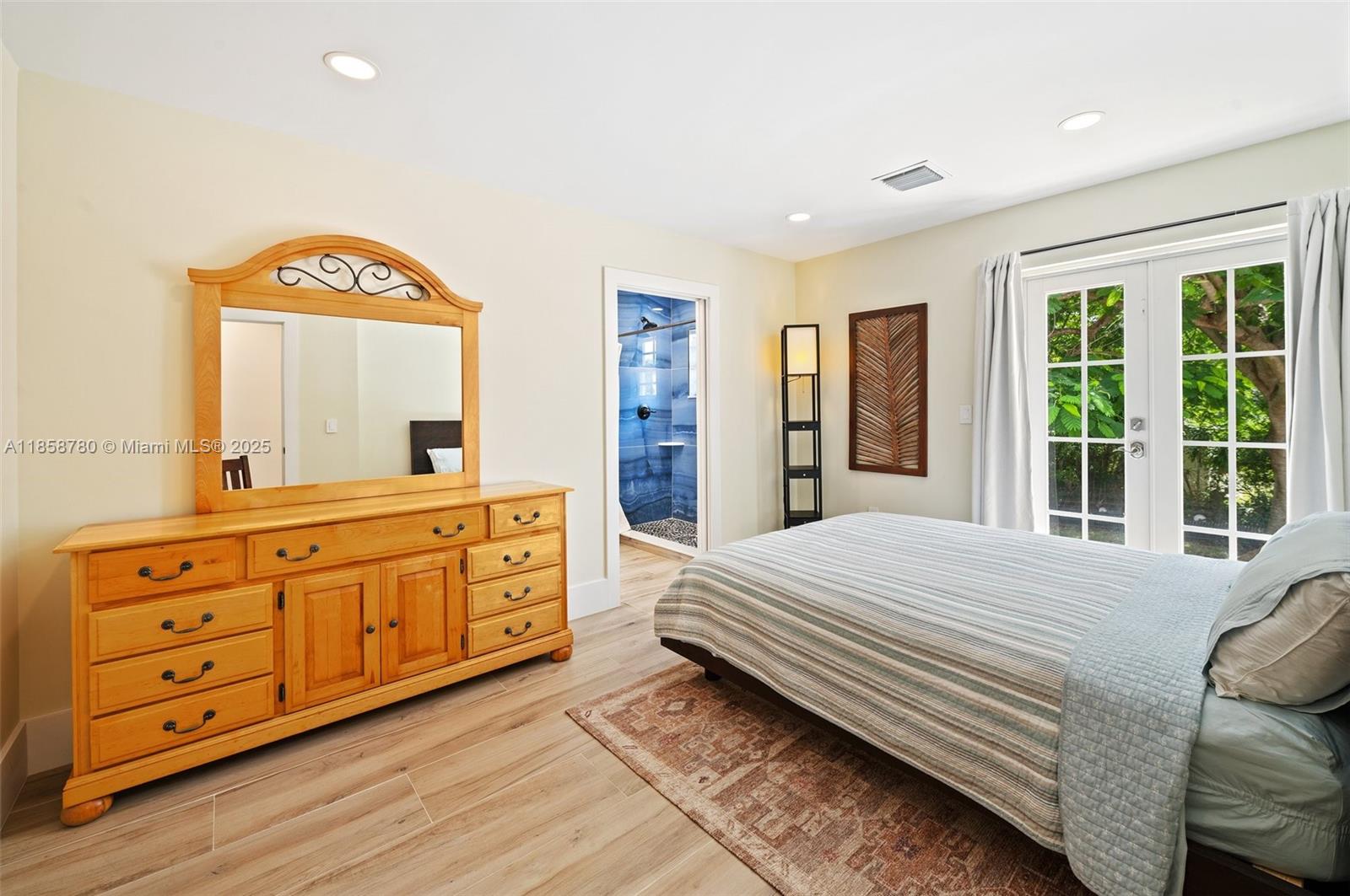   /  3443 sq. ft. $ 2025-08-14 0 Photo