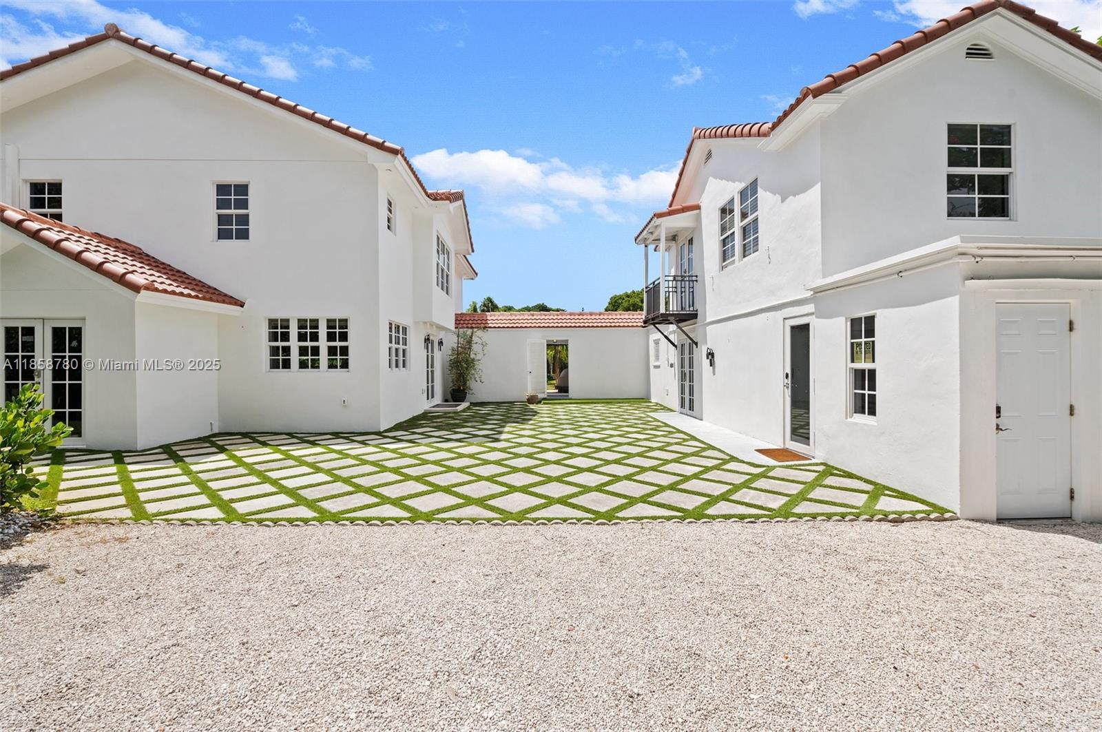   /  3443 sq. ft. $ 2025-08-14 0 Photo