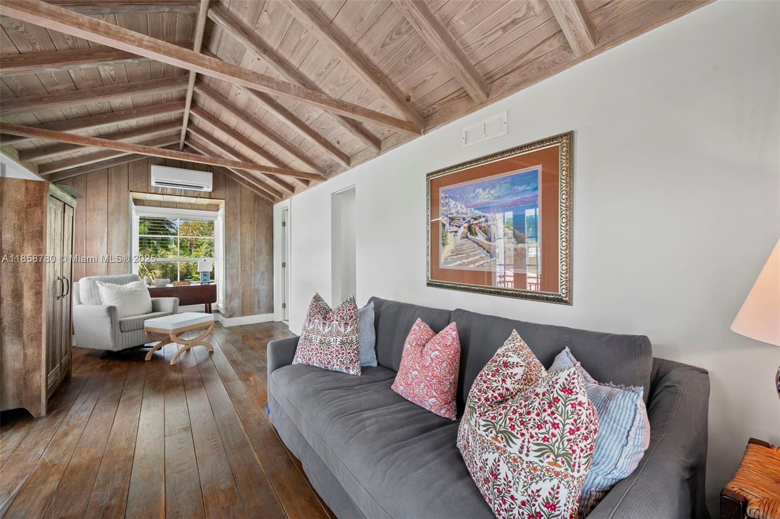   /  3443 sq. ft. $ 2025-08-14 0 Photo