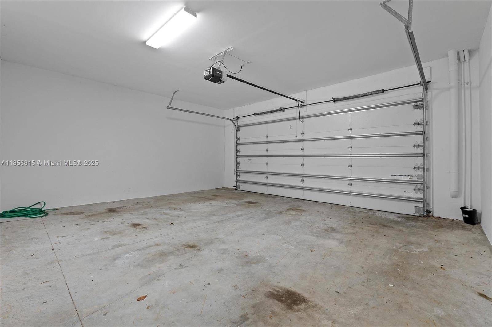 9161 4 / 4 2408 sq. ft. $ 2025-08-14 0 foto