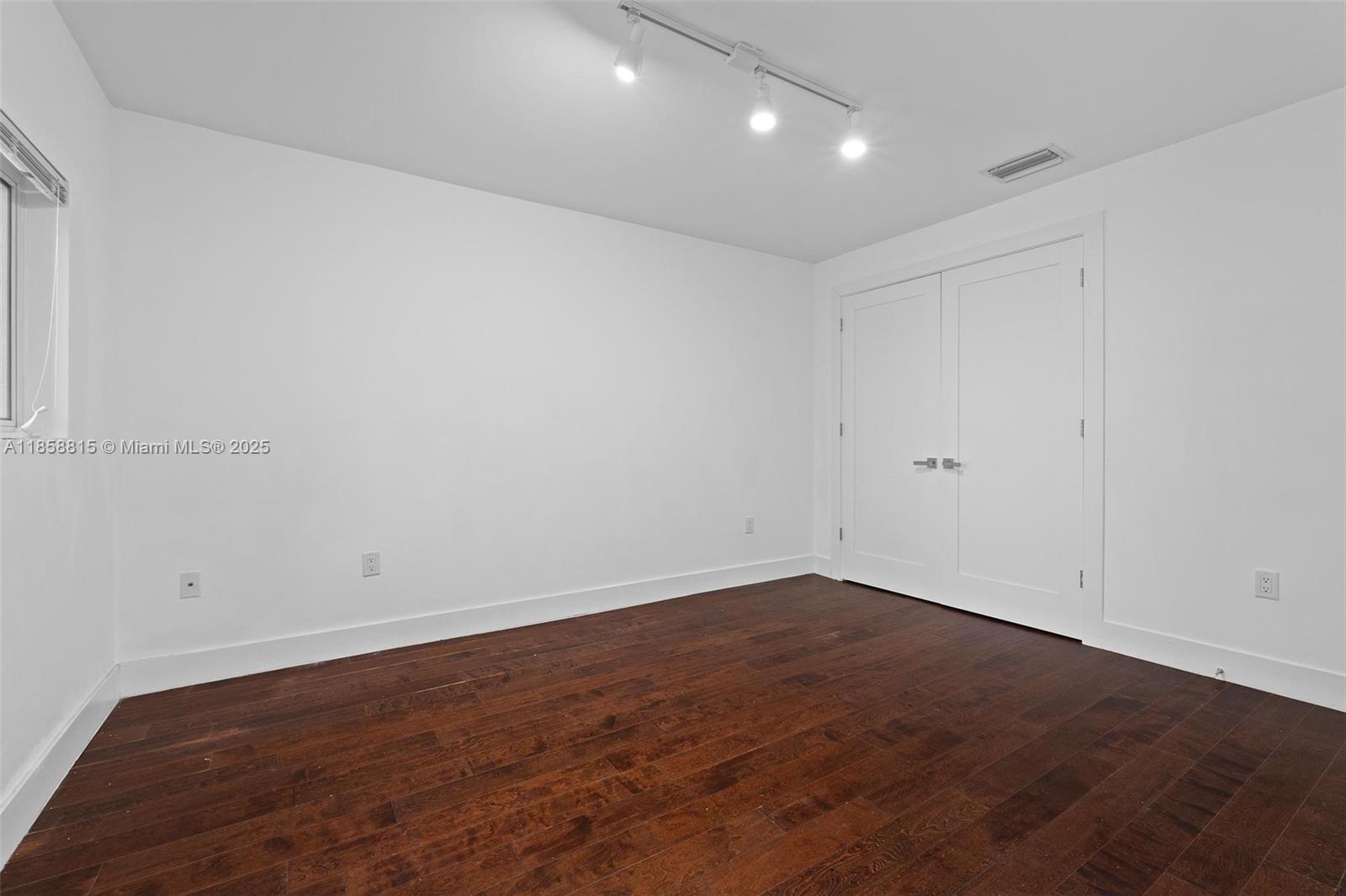 9161 4 / 4 2408 sq. ft. $ 2025-08-14 0 foto