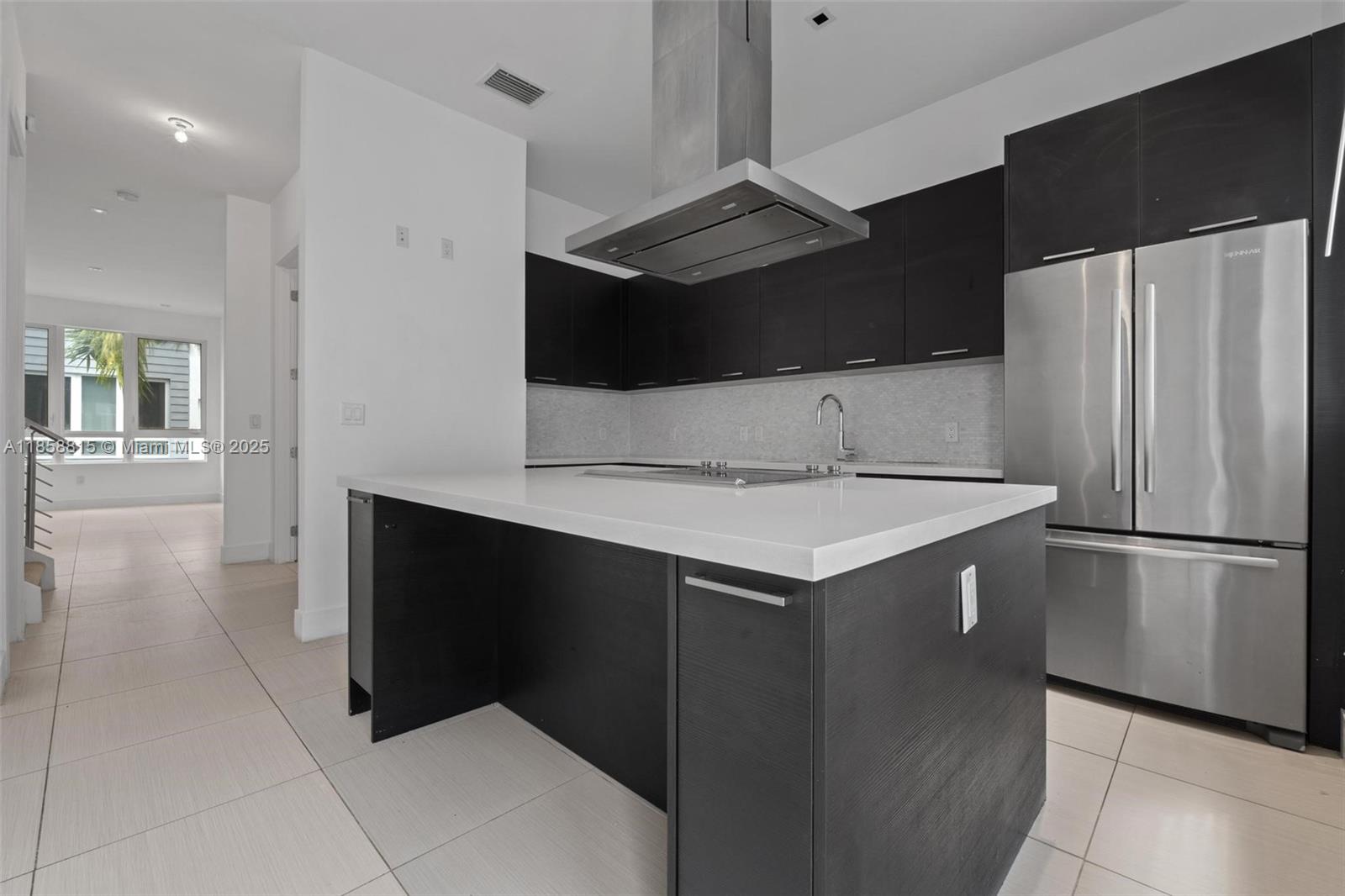 9161 4 / 4 2408 sq. ft. $ 2025-08-14 0 foto