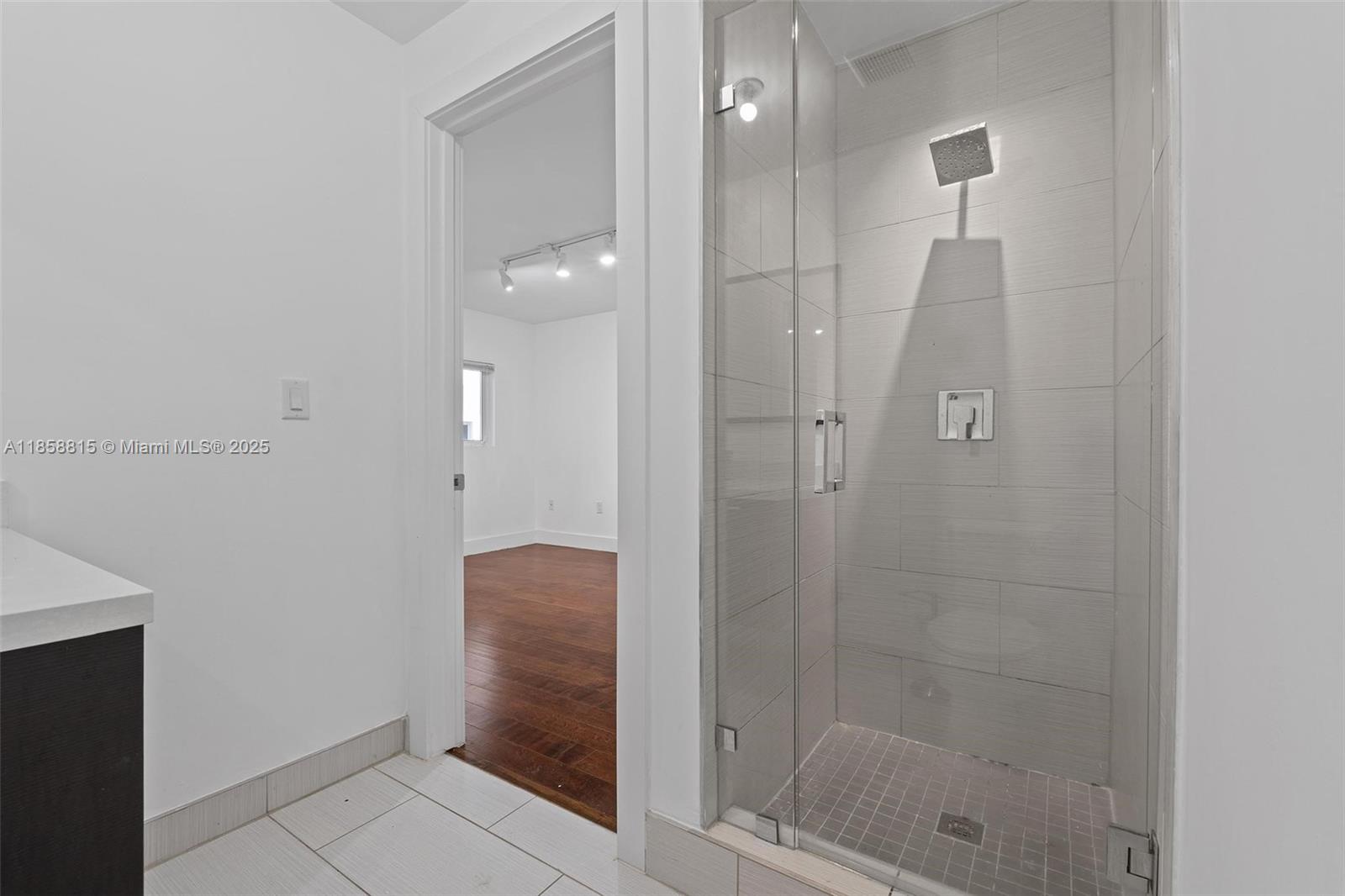 9161 4 / 4 2408 sq. ft. $ 2025-08-14 0 foto
