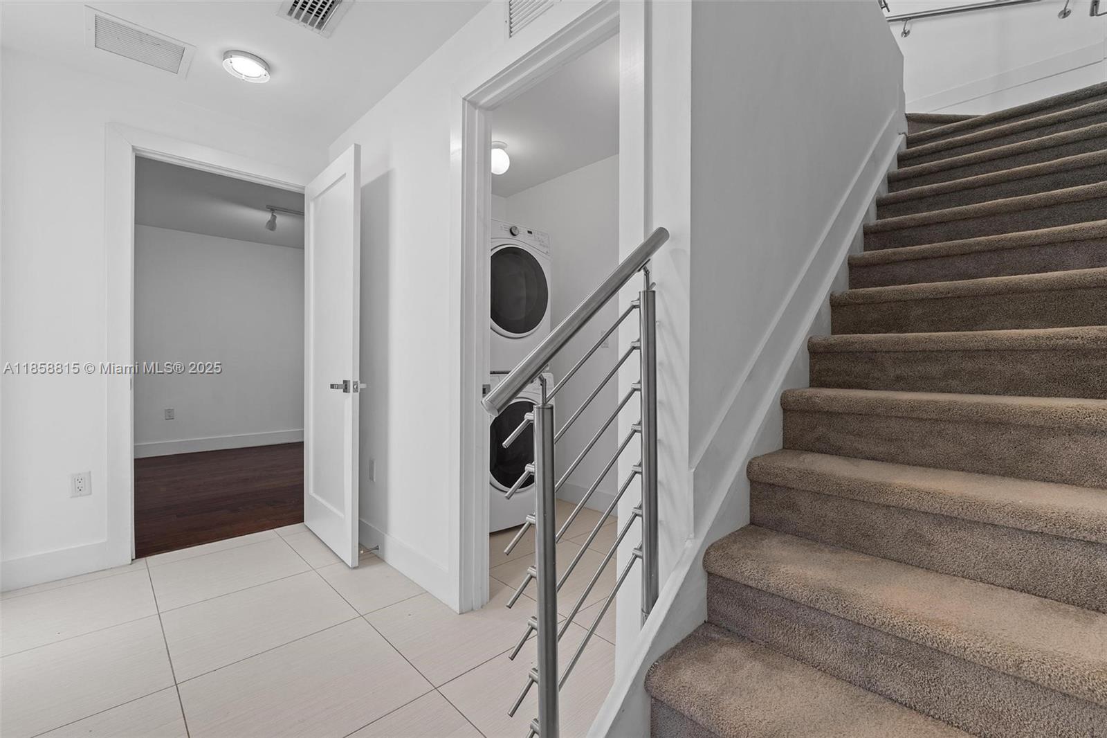 9161 4 / 4 2408 sq. ft. $ 2025-08-14 0 foto