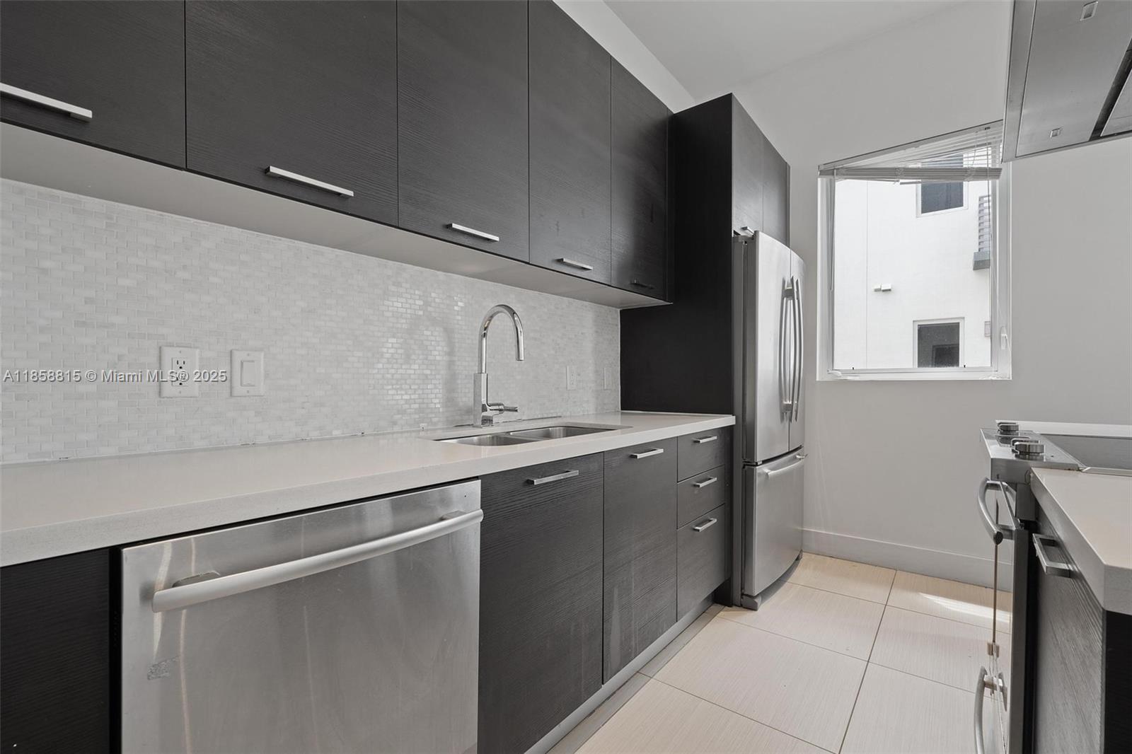 9161 4 / 4 2408 sq. ft. $ 2025-08-14 0 foto