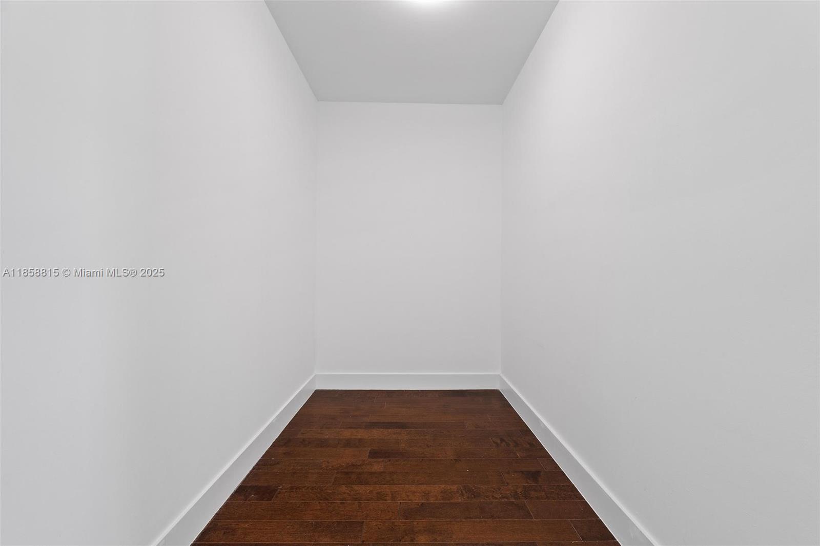 9161 4 / 4 2408 sq. ft. $ 2025-08-14 0 foto