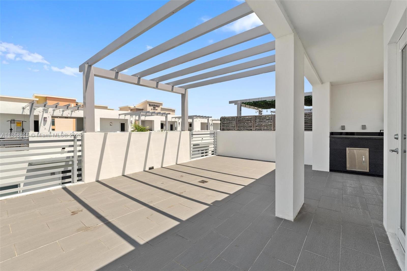 9161 4 / 4 2408 sq. ft. $ 2025-08-14 0 foto