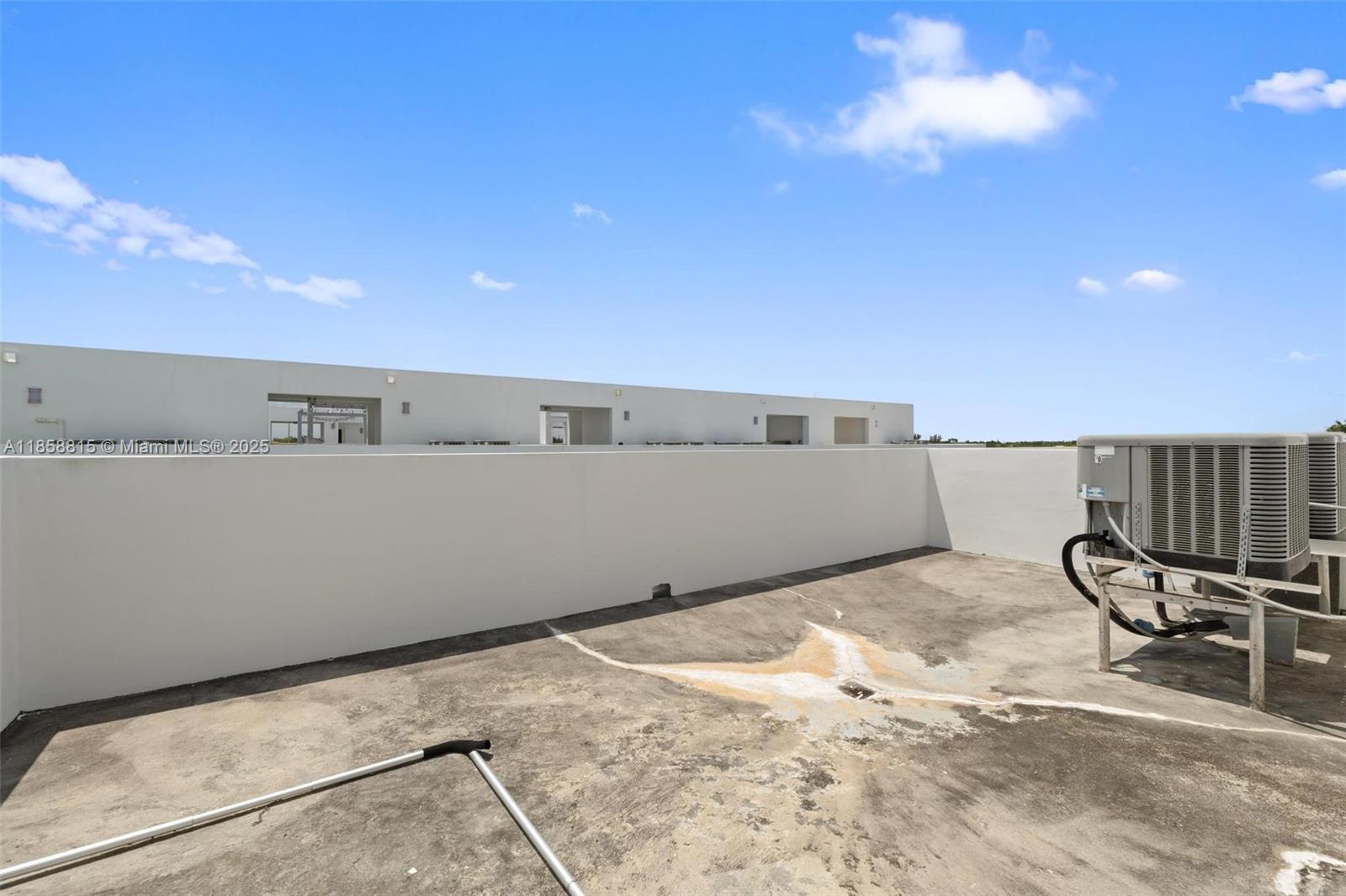 9161 4 / 4 2408 sq. ft. $ 2025-08-14 0 foto