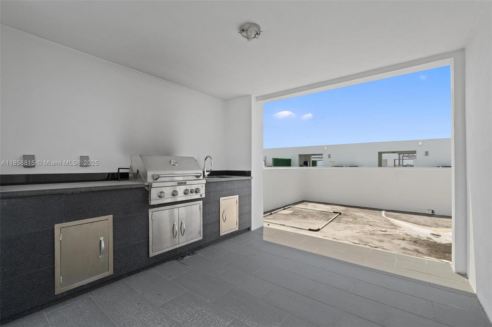 9161 4 / 4 2408 sq. ft. $ 2025-08-14 0 foto