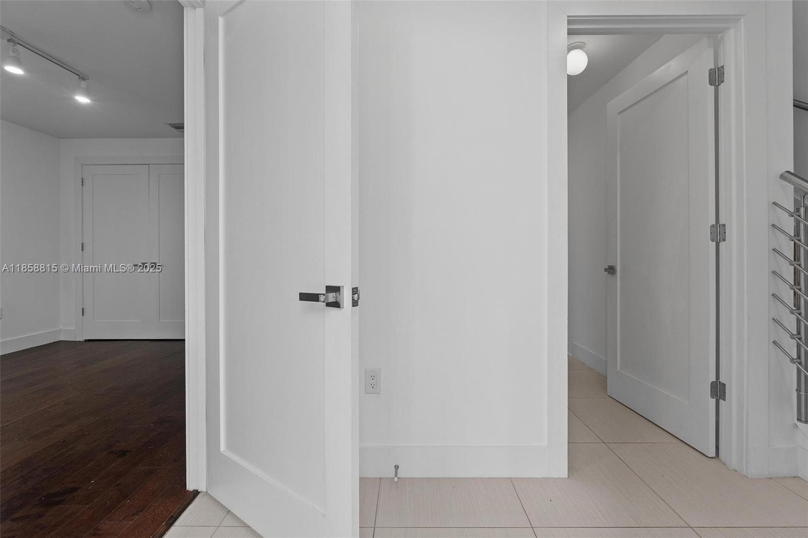 9161 4 / 4 2408 sq. ft. $ 2025-08-14 0 foto