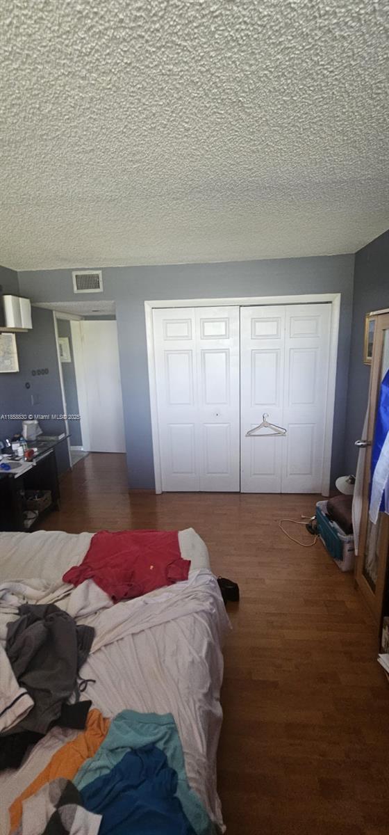 101 2 / 3 1235 sq. ft. $ 2025-08-14 0 Photo