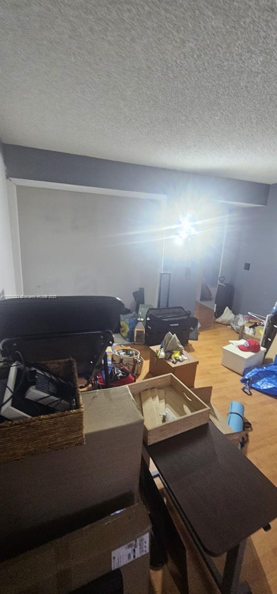 101 2 / 3 1235 sq. ft. $ 2025-08-14 0 Photo