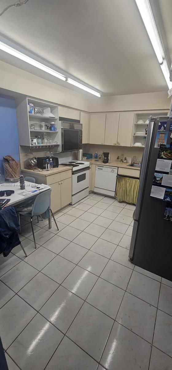 101 2 / 3 1235 sq. ft. $ 2025-08-14 0 Photo