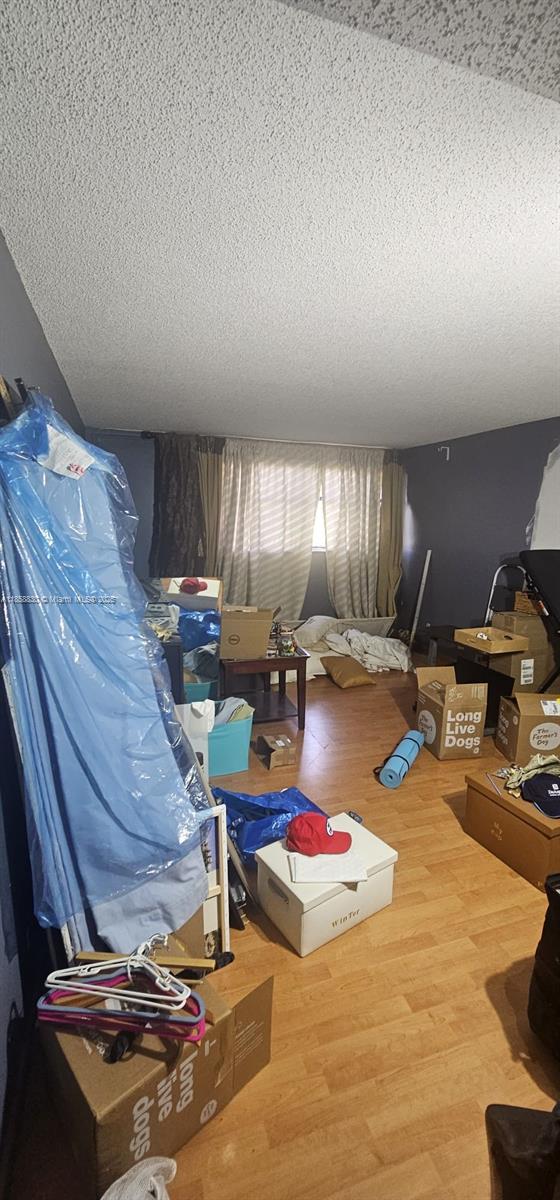 101 2 / 3 1235 sq. ft. $ 2025-08-14 0 Photo