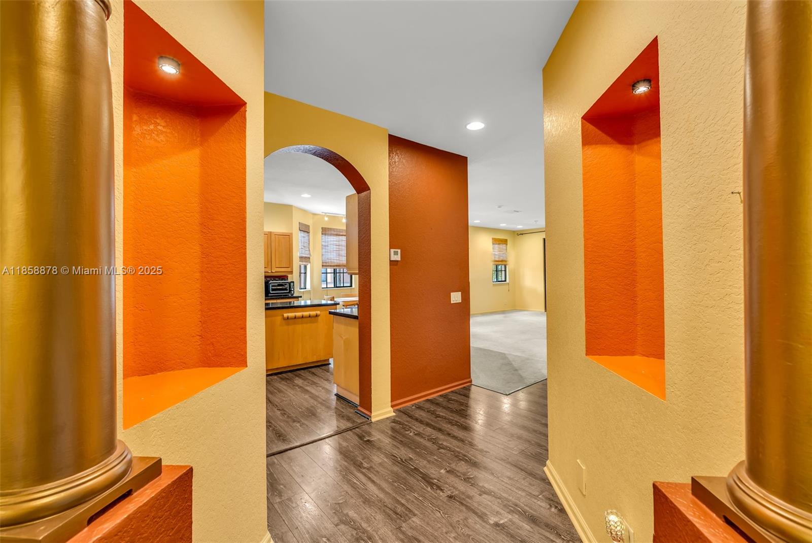See details 2709 4 / 3 2360 sq. ft. $ 2025-08-14 0 Photo
