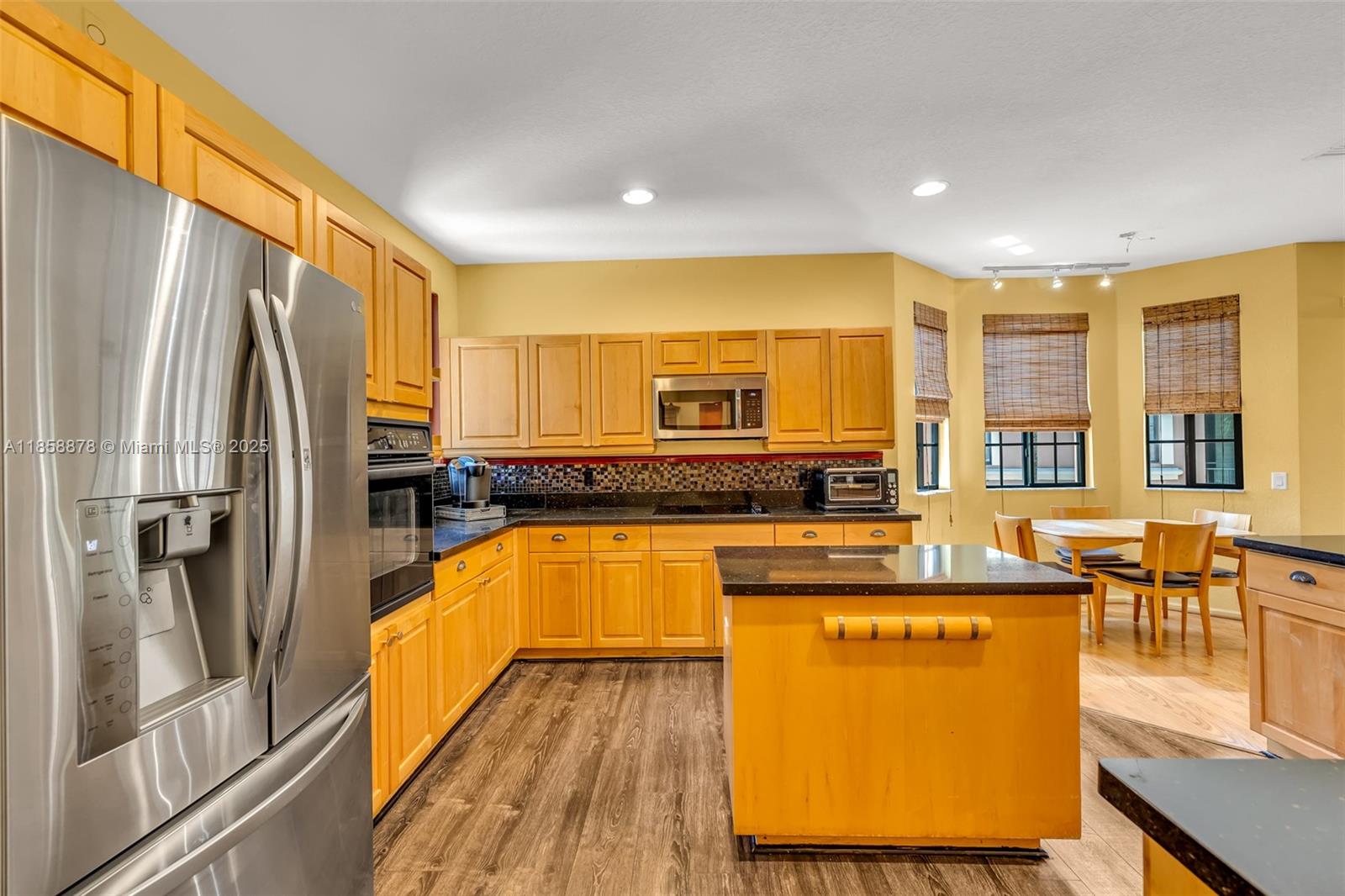 See details 2709 4 / 3 2360 sq. ft. $ 2025-08-14 0 Photo