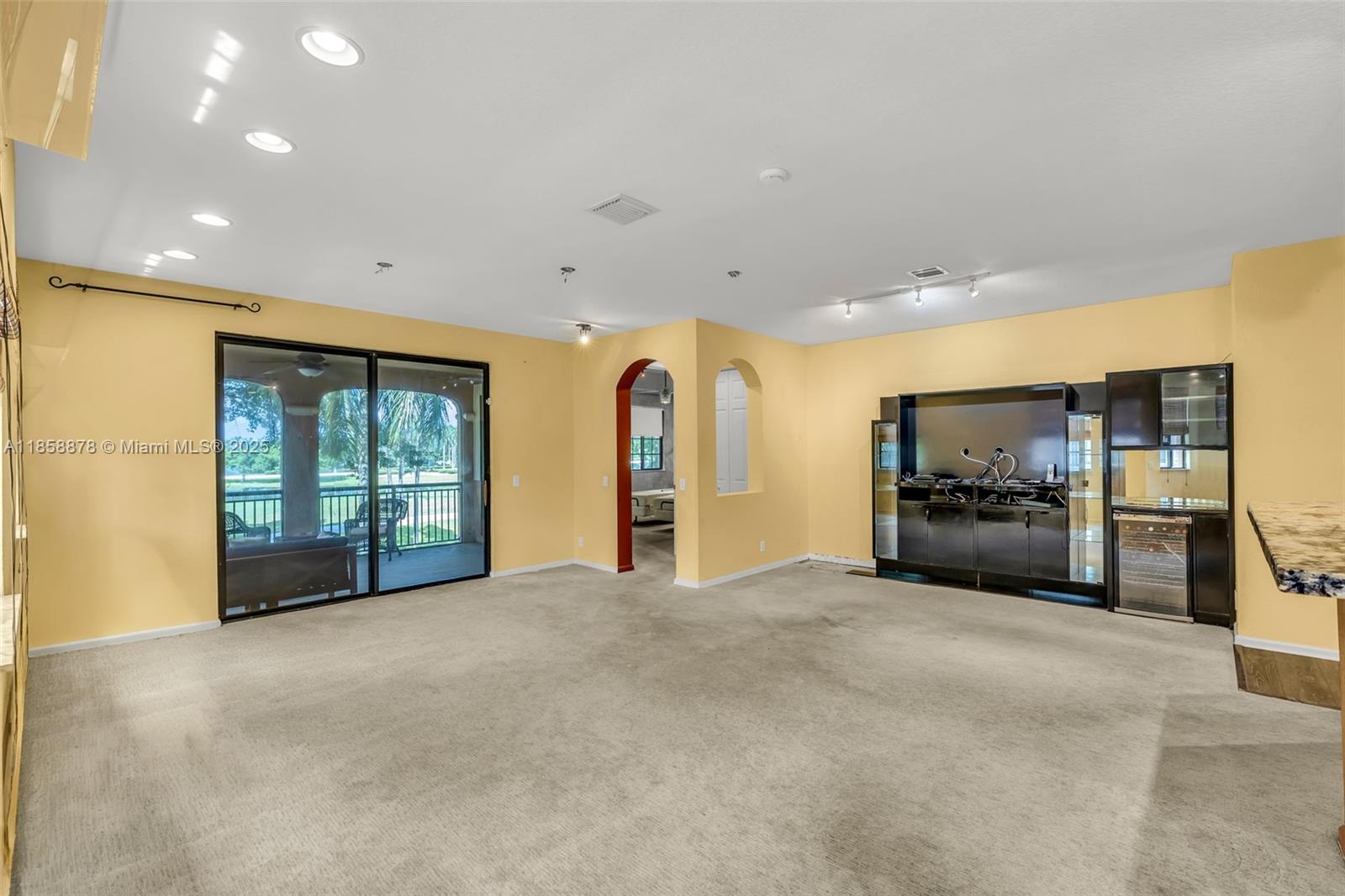 See details 2709 4 / 3 2360 sq. ft. $ 2025-08-14 0 Photo