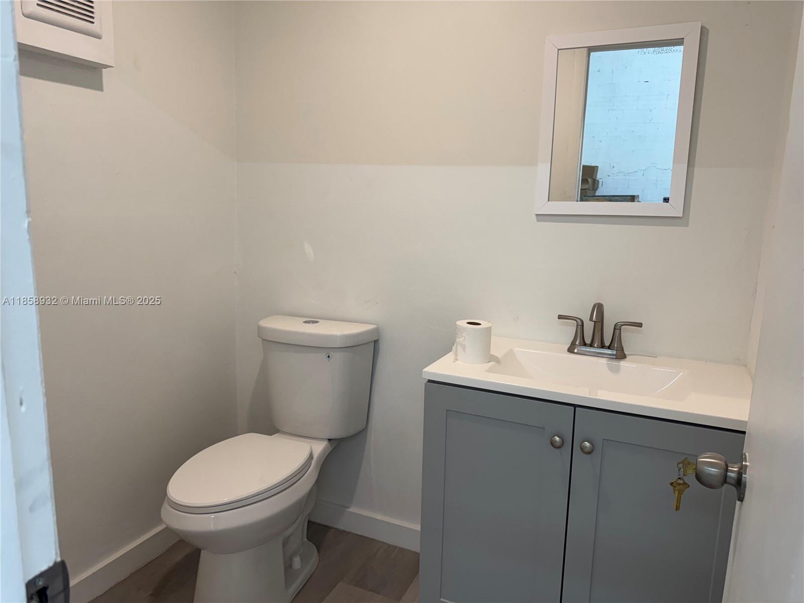   /   sq. ft. $ 2025-08-14 0 foto