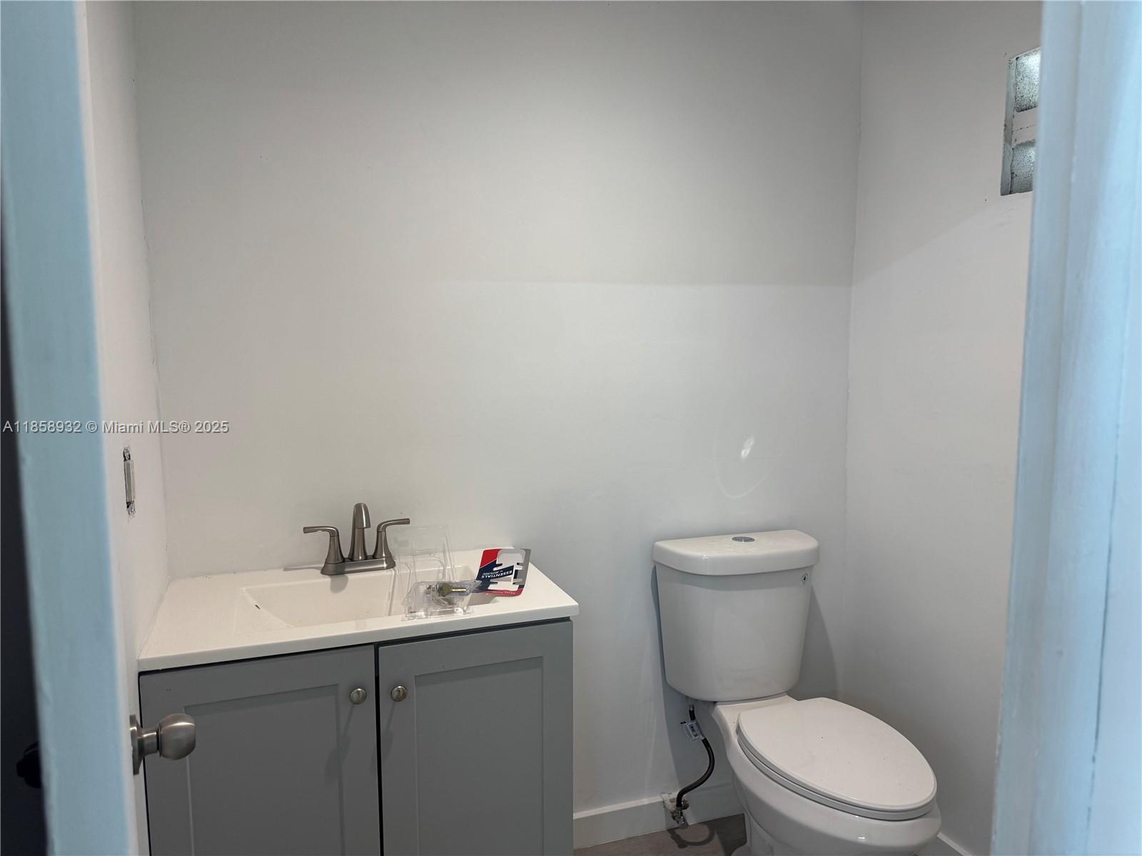   /   sq. ft. $ 2025-08-14 0 foto