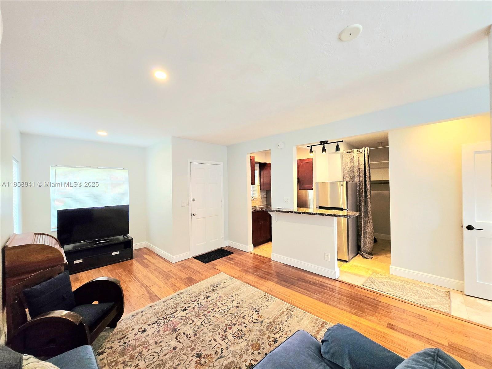   /  2085 sq. ft. $ 2025-08-14 0 Photo