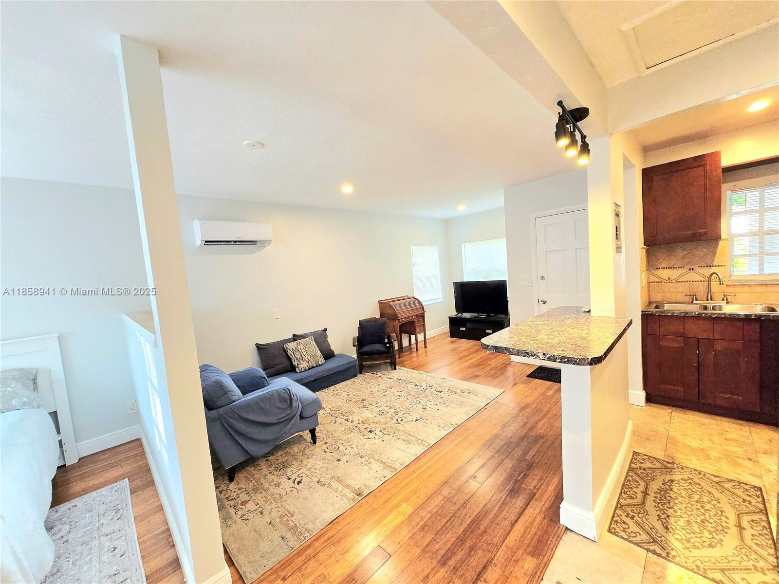   /  2085 sq. ft. $ 2025-08-14 0 Photo