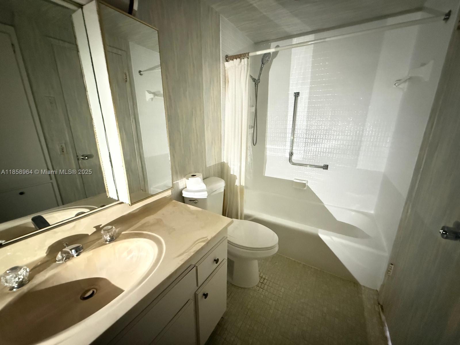 206 1 / 2 844 sq. ft. $ 2025-08-14 0 Photo