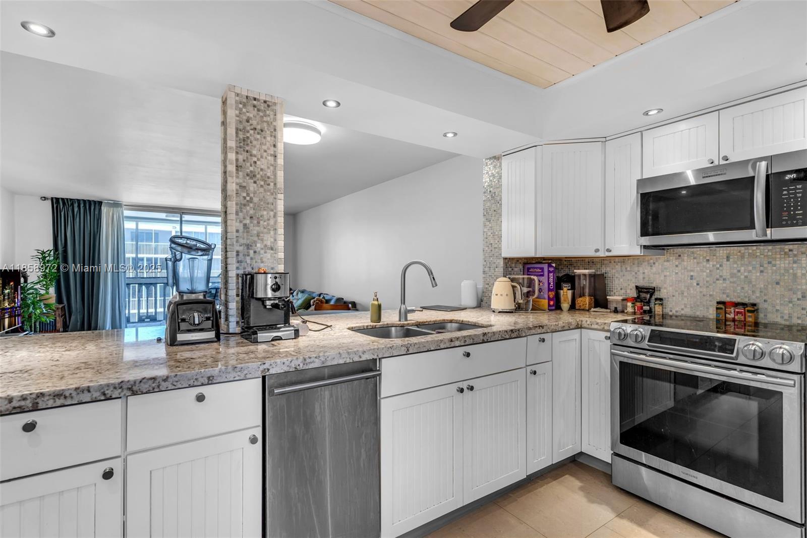 Photo of 301 14th Ave #601, Hallandale Beach, Florida, 33009 -