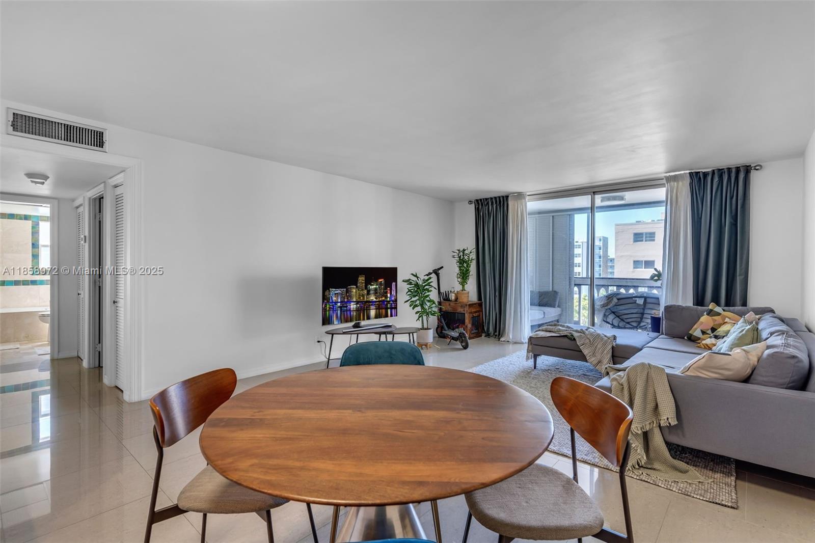 Photo of 301 14th Ave #601, Hallandale Beach, Florida, 33009 -