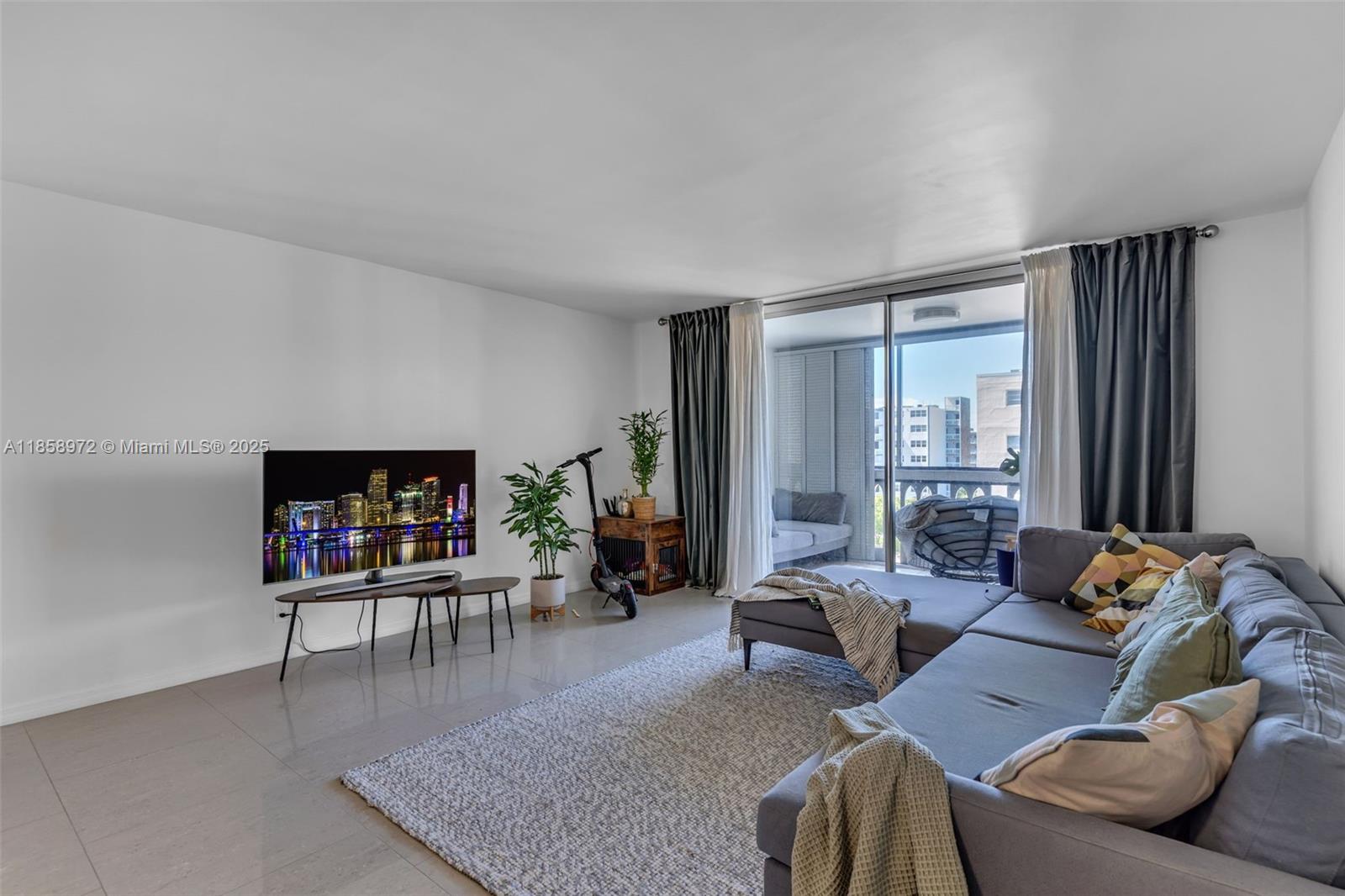 Photo of 301 14th Ave #601, Hallandale Beach, Florida, 33009 -