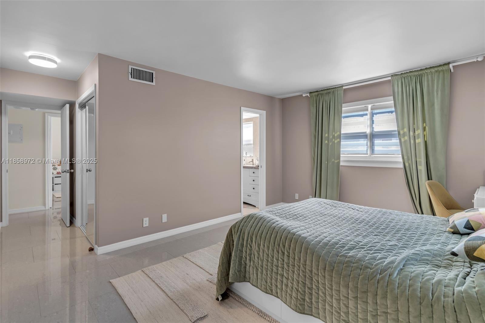 Photo of 301 14th Ave #601, Hallandale Beach, Florida, 33009 -