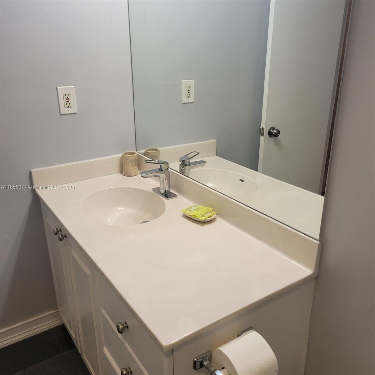 Photo of 19370 Collins Ave  #1420, Sunny Isles Beach, Florida, 33160 - Master bath