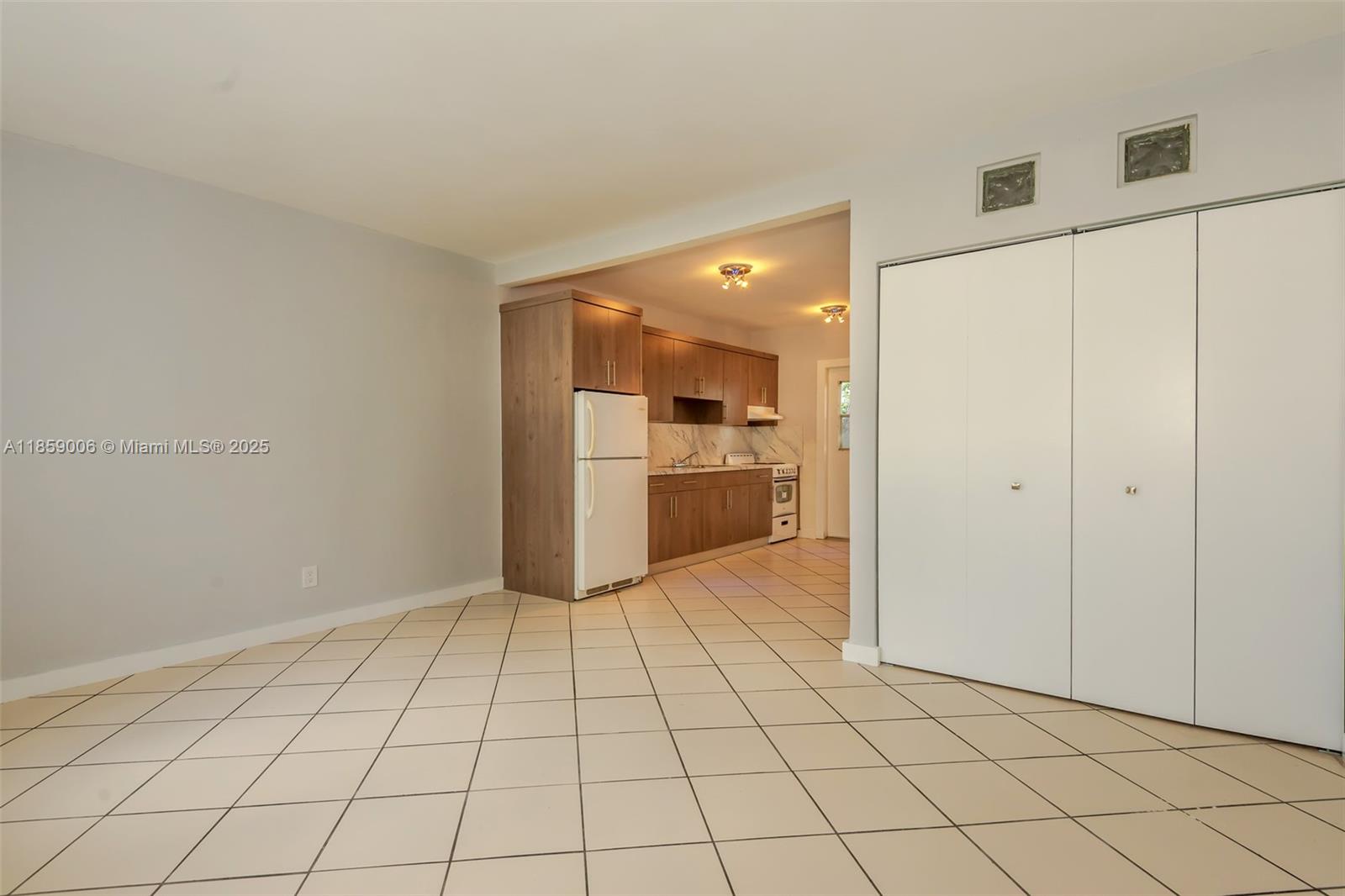 See details / sq. ft. $ 2025-08-26 0 Photo
