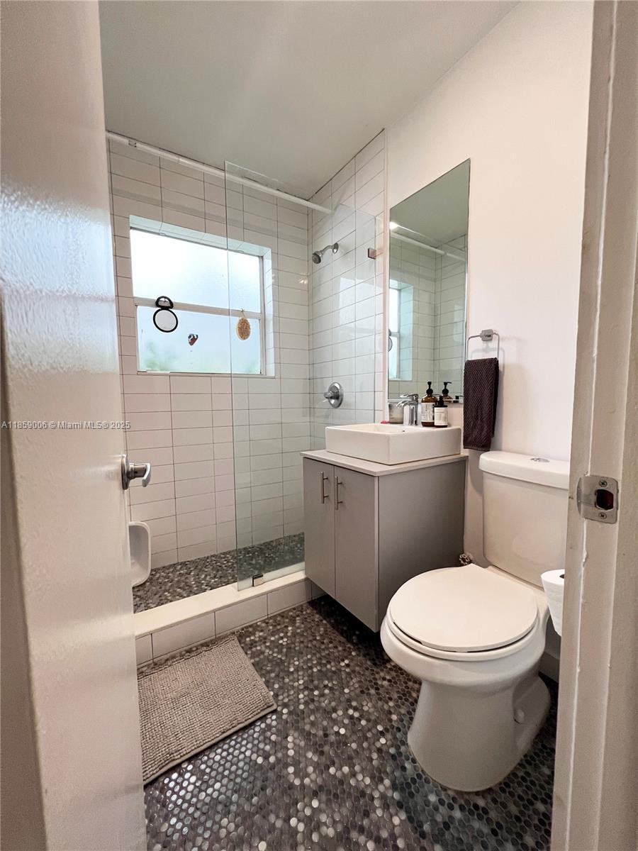 See details / sq. ft. $ 2025-08-26 0 Photo